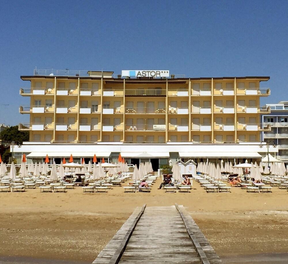 Hotel Astor Lido di Jesolo Exterior photo